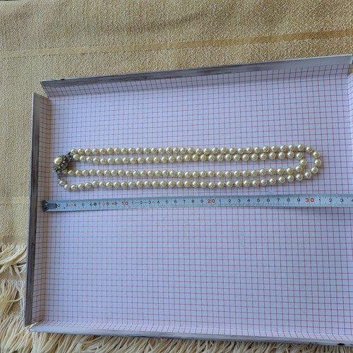 Necklace with pearls and crystals used, long double-wear