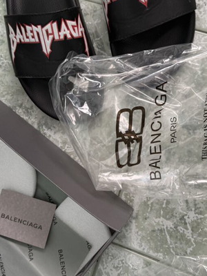 Balenciaga slides size 42.5-43, black