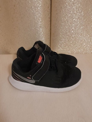 Nike Star Runner μεταχειρισμένα αθλητικά παπούτσια κοριτσιού μέγεθος 25 μαύρα