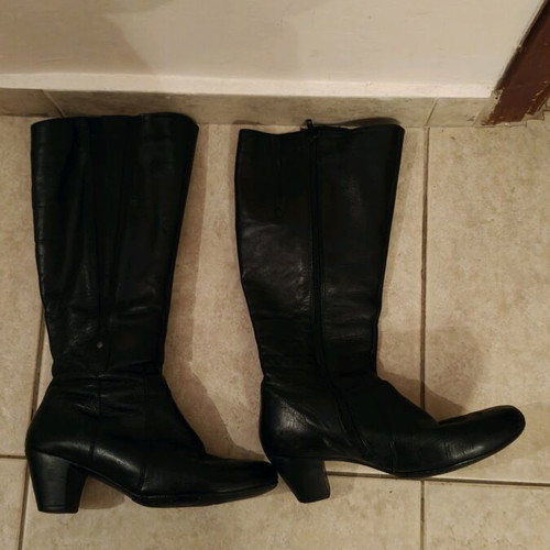 Boxer women's boots like new, size 38