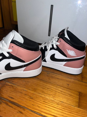 Air Jordan 1 Mid καινούργια, μέγεθος 38, αθλητικά Nike