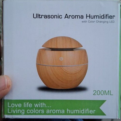 Ultrasonic Aroma Mini Atomization Humidifier 200ml with Color Changing LED like new
