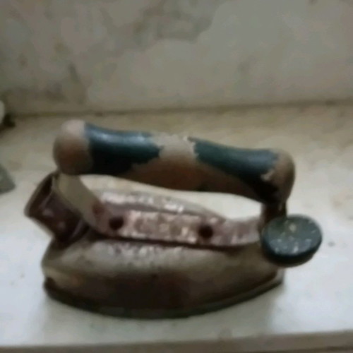 Electric irons used, pack of 3 vintage