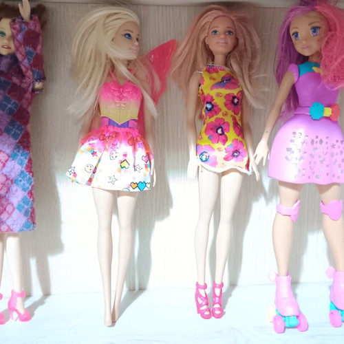 Barbie dolls used, lot of 4 children's