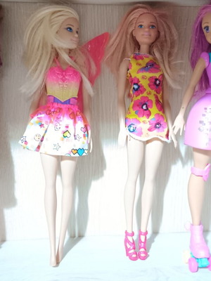 Barbie dolls used, lot of 4 children's