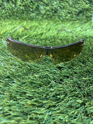 Sunglasses with colored lenses like new, black and orange