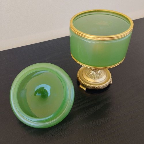 Green opaline fontaine rare, like new