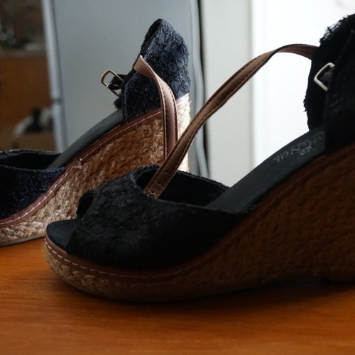 Women's espadrille platform shoes like new, size 37, black and beige