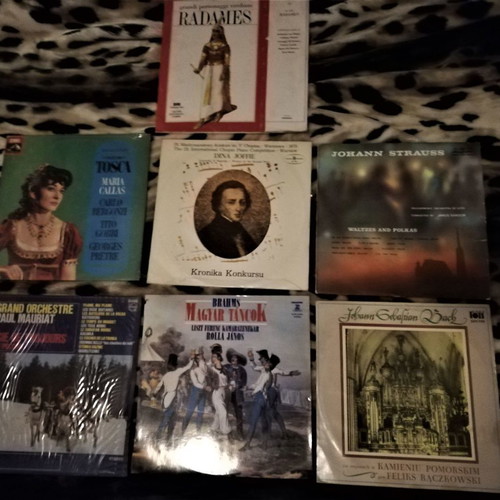 Records of Greek and foreign artists used, laiko genre