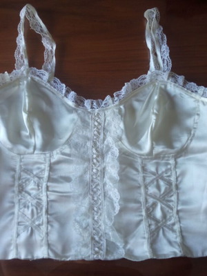 Top white satin with lace like new, size L
