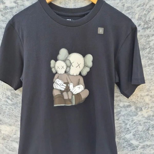 Uniqlo UT x KAWS Graphic Tee Black Size S New