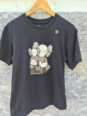 Uniqlo UT x KAWS Graphic Tee Black Size S New