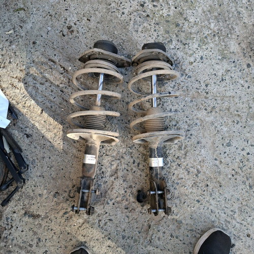 Fiat Bravo 97mod front bilstain shock absorbers used black
