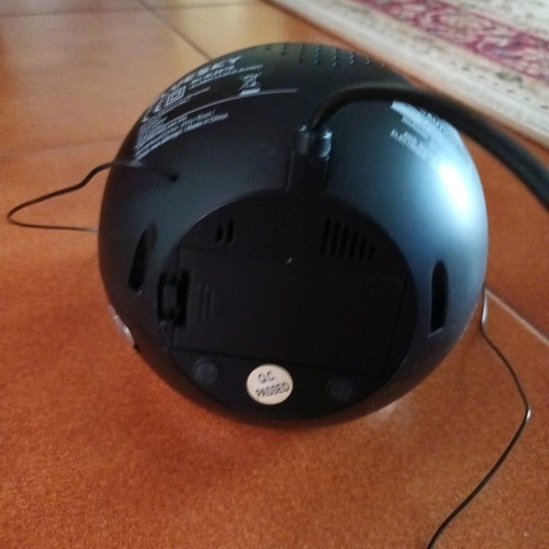 Bluesky radio alarm clock like new with wall time projection