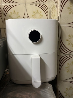 Air Fryer 3.5lt with Wi-Fi used, white