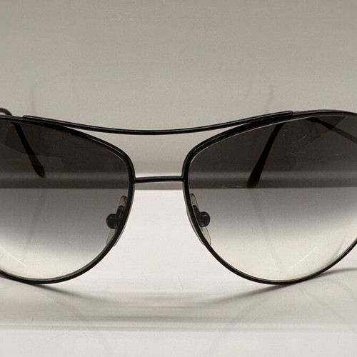 Ray-Ban RB3293 Aviator sunglasses like new, matte black with grey gradient lenses