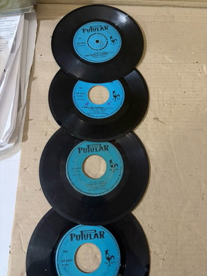 Δημοτικά βινύλια μεταχειρισμένα, πακέτο 16 τεμαχίων με Όπλα