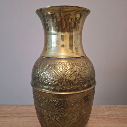 Bronze Giannina flower vase like new, gold carved vase