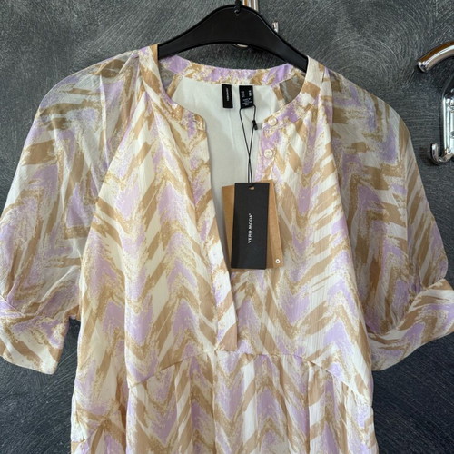 Vero Moda dress new, size M, with lining and semi-transparent sleeves