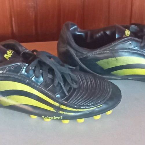 Admiral football shoes size 41 like new, white and yellow