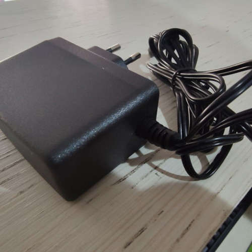Power Supplies pack of 2, like new, 22VDC 818mA and 9VDC 1000mA