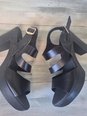 Ragazza leather sandals size 40, new, black, platform heels