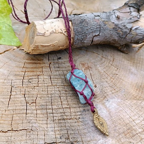 Macrame necklace with aquamarine new, handmade pendant