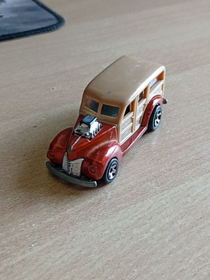 Hot Wheels '40s Woodie 1940 1:64 diecast car used, very good condition