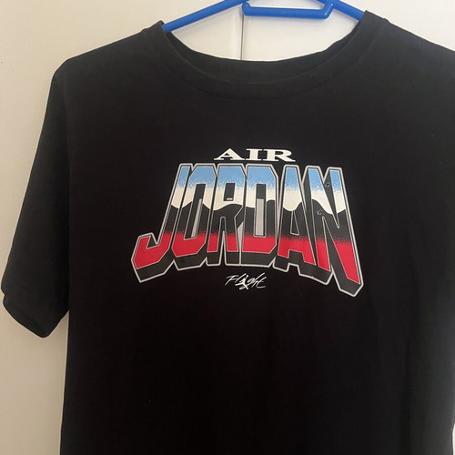 Jordan T-shirt XL for boys 13-15 like new, black