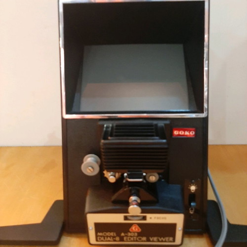 GOKO Visionneuse Model A-303 Dual-8 projector editor like new, Super8 film