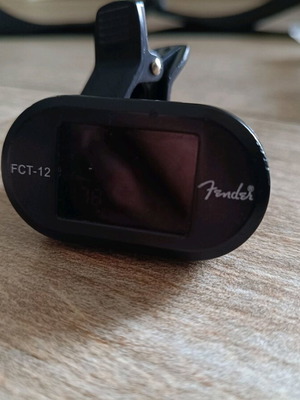 Fender FCT-12 tuner metronome like new