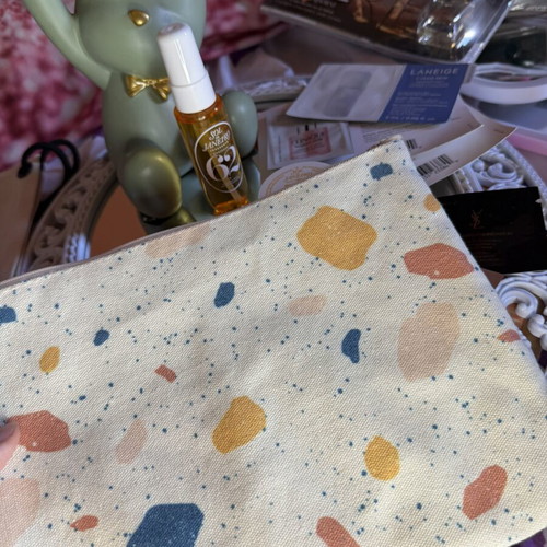 Beauty samples bundle with Sol de Janeiro, Lancôme, Clinique, Apivita, Gisou, Laneige
