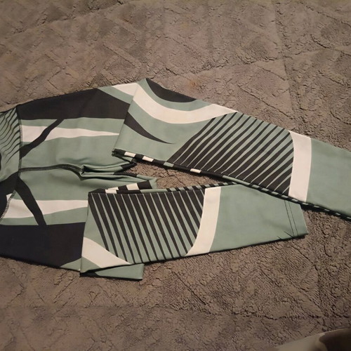 Women's leggings size large like new, green