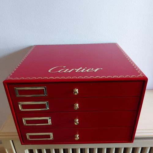 Cartier jewelry box like new, large red
