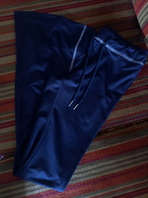 Bell-bottom sportswear new with elastic fabric, unworn