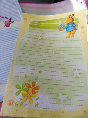 Disney letter papers like new, set of 2
