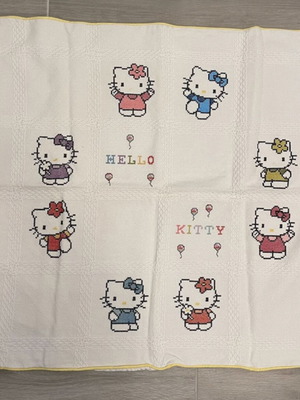 Κουβέρτα χειροποίητη κεντημένη 83x78 με θέμα Hello kitty καινούργιο