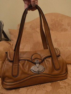 Coccinelle shoulder bag made of genuine leather, like new, light tan