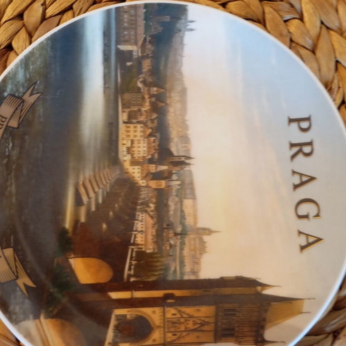 Decorative plate for wall new, 19 cm diameter, with four holes