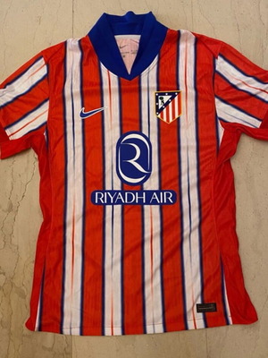 Φανέλα Atletico Madrid επίσημο αντίγραφο, σαν καινούργιο, μέγεθος Medium