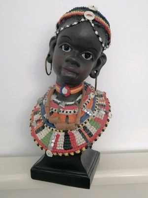 Αφρικανικό αγαλματίδιο σαν καινούργιο με περίτεχνα κοσμήματα