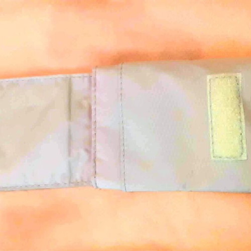 Fabric wallet with floral design and velcro like new