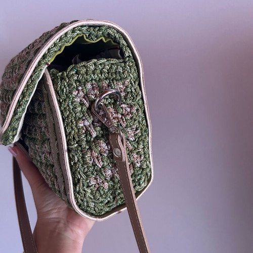 Handmade raw knit bag new green with beige