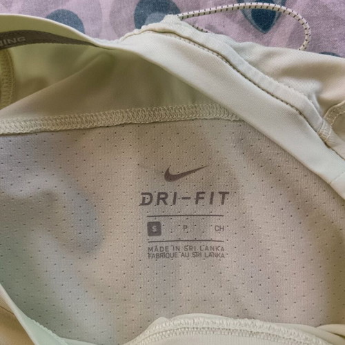 Nike women's t-shirt yellow size S like new