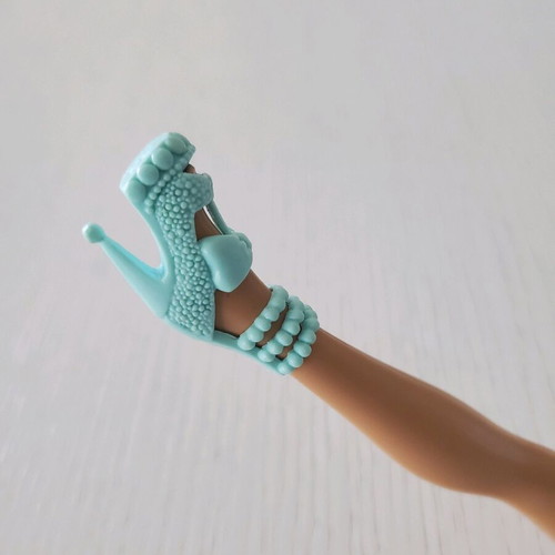 Barbie fashion icon with heels collectible Mattel like new