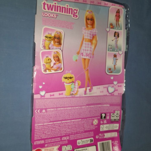 Κούκλα Barbie Twinning Looks με σκυλάκι και αξεσουάρ καινούργιο