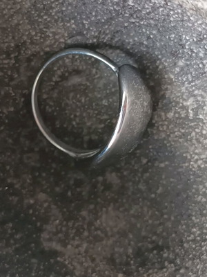 Steel ring new, size approximately 56, silver color