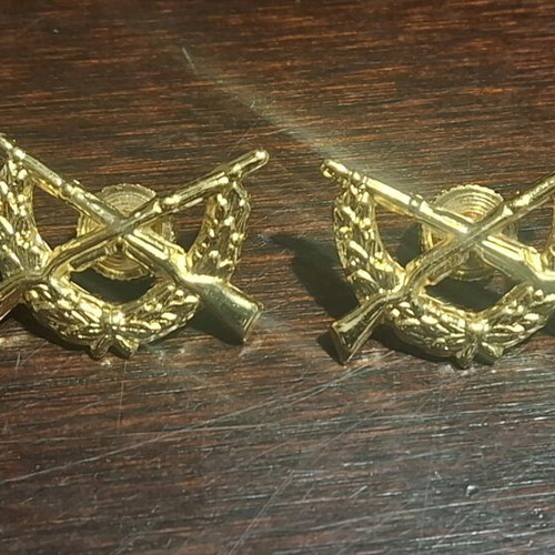 Infantry insignia like new for uniform 8th
