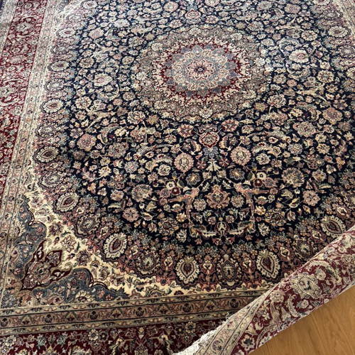 Wool and silk rug, 3.18 x 2.49 m