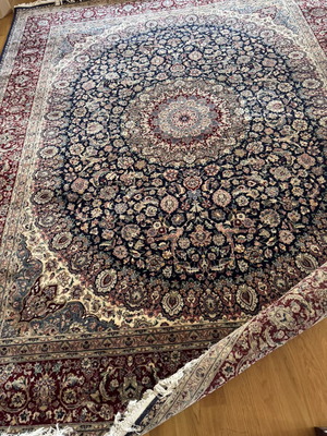 Wool and silk rug, 3.18 x 2.49 m